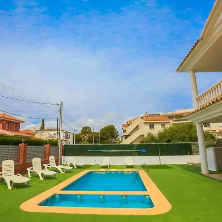 San Rafael Only Famillies Villa