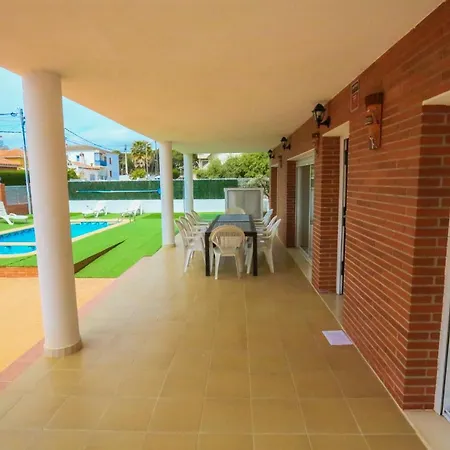 San Rafael Only Famillies Villa